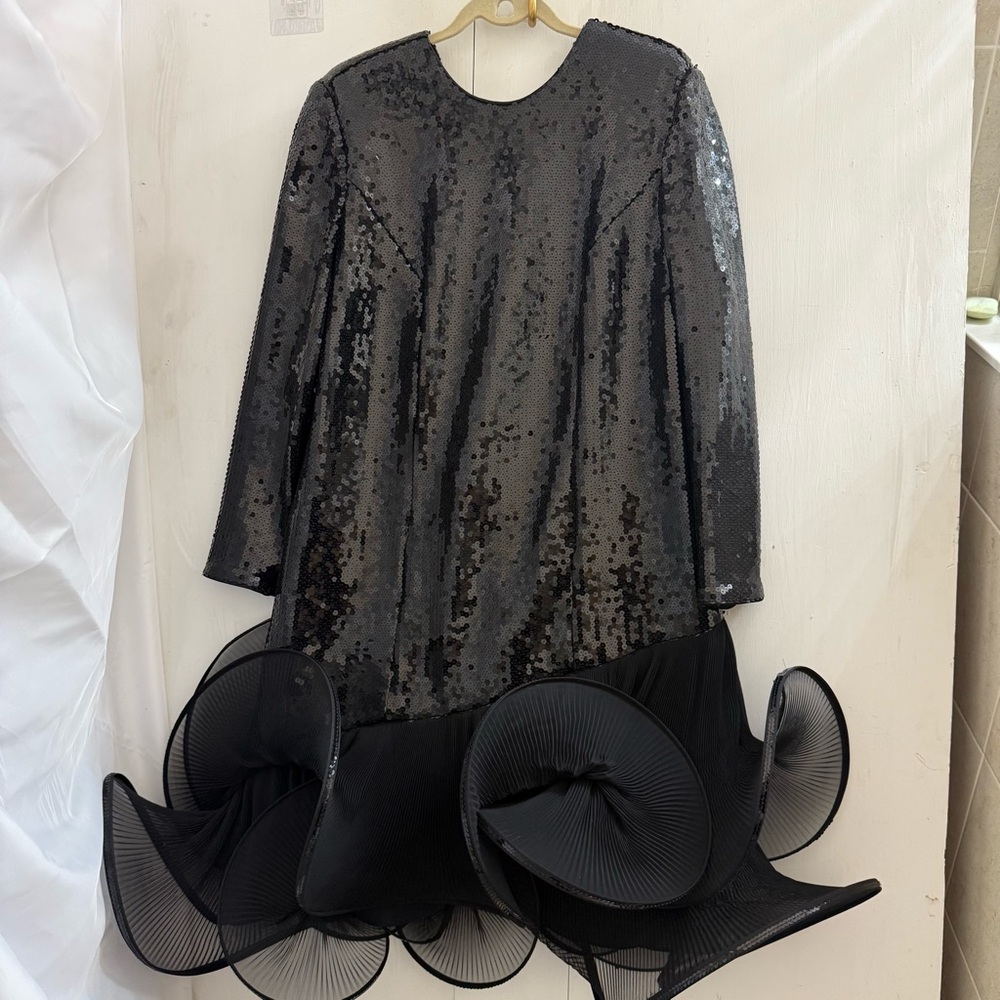Saks Fifth Avenue Black Sequin and Mesh Twirl Pleat Formal Dress 2x/3x (see Meas - Picture 13 of 15